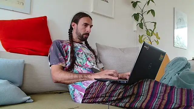 Snapshot of aircum99 chatting on May 8, 2026, 12:53 pm aircum99 online show from May 8, 2026, 12:53 pm