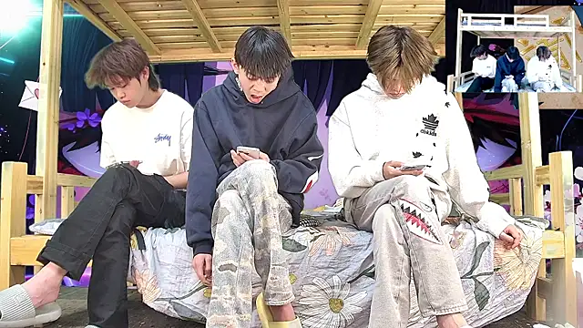 xiaohuangren01 online show from March 2, 2026, 3:07 am