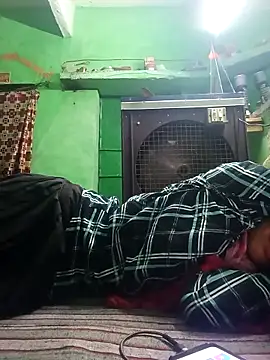 priyasharma899 online show from April 8, 2026, 4:52 pm