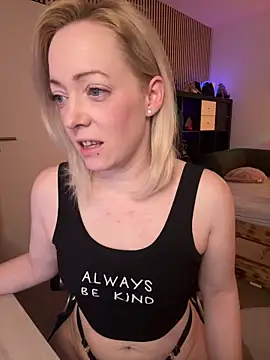 Snapshot of Lea-Kirsch chatting on March 2, 2026, 6:36 am Lea-Kirsch online show from March 2, 2026, 6:36 am