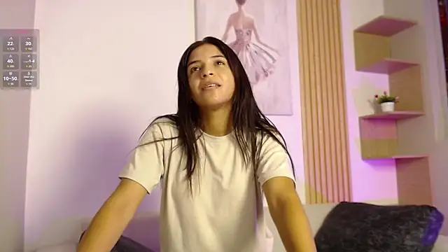 chloe peach  online show from April 7, 2026, 12:07 pm