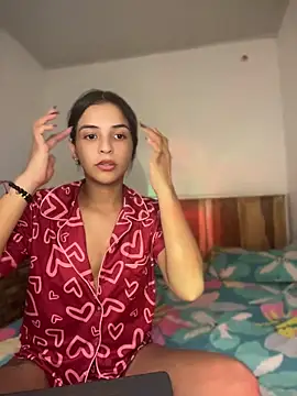 chloe peach  online show from April 17, 2026, 1:19 am