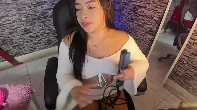 Snapshot of Saschaa_Doll chatting on February 24, 2026, 3:40 am Saschaa Doll online show from February 24, 2026, 3:40 am