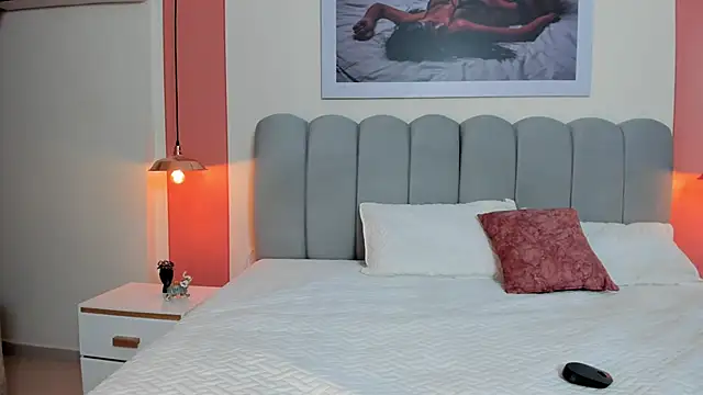 EmmaBoyd online show from February 7, 2026, 1:41 pm