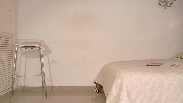 sofia laverde online show from February 9, 2026, 7:45 pm