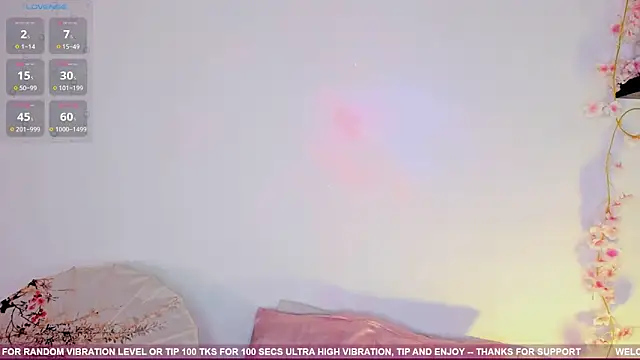 Snapshot of Tiny__Emmy_ chatting on May 9, 2026, 8:23 pm Tiny Emmy online show from May 9, 2026, 8:23 pm