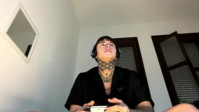 COLOMBIAN20CM online show from March 8, 2026, 1:25 pm