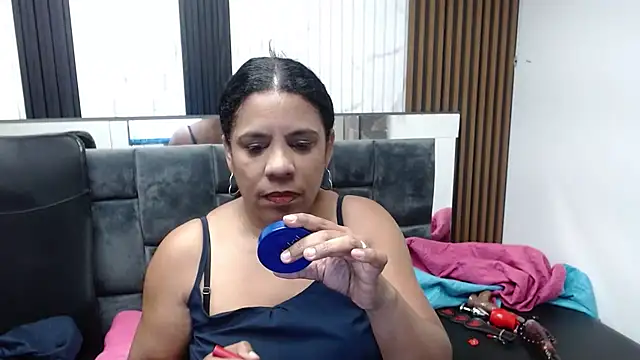 Snapshot of Zeyllyjhonson chatting on July 3, 2026, 3:29 pm Zeyllyjhonson online show from July 3, 2026, 3:29 pm