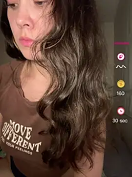 Snapshot of Raven__5 chatting on June 1, 2026, 3:29 am Raven 5 online show from June 1, 2026, 3:29 am