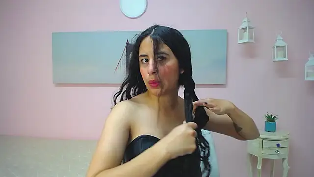 scarlett clyde online show from February 10, 2026, 12:15 pm