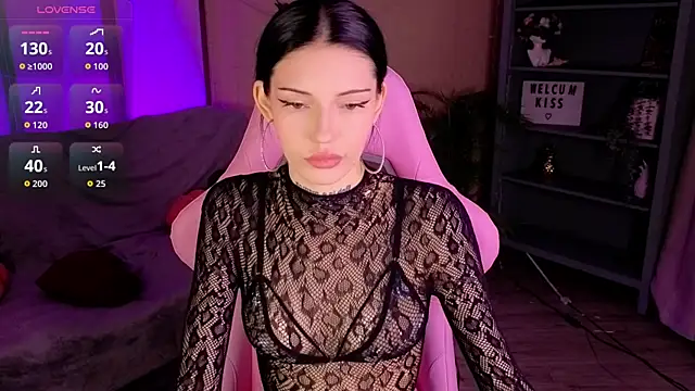 Snapshot of Kelly__Bunny chatting on June 3, 2026, 2:33 pm Kelly Bunny online show from June 3, 2026, 2:33 pm