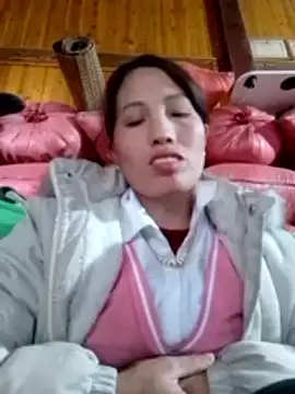 Gummiesu online show from February 4, 2026, 7:03 am