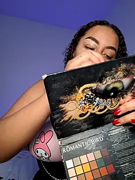 curly girl 31 online show from April 8, 2026, 7:59 pm