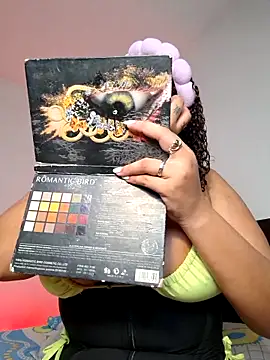 Snapshot of curly_girl_31 chatting on February 2, 2026, 6:29 pm curly girl 31 online show from February 2, 2026, 6:29 pm