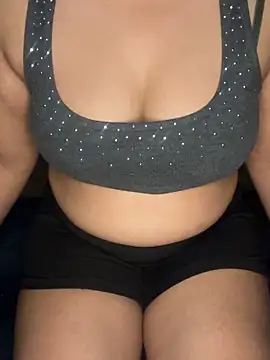 Praachiiii online show from April 30, 2026, 4:25 pm