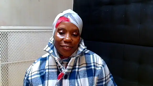 EbonyEmpressMilf online show from June 17, 2026, 8:41 pm