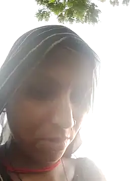 Snapshot of Juli_rathore chatting on July 26, 2026, 12:17 am Juli rathore online show from July 26, 2026, 12:17 am