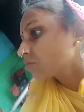 Snapshot of Juli_rathore chatting on July 24, 2026, 12:50 am Juli rathore online show from July 24, 2026, 12:50 am