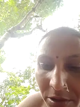 Snapshot of Juli_rathore chatting on July 17, 2026, 2:31 am Juli rathore online show from July 17, 2026, 2:31 am