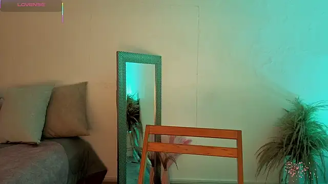 fransheskarossi online show from March 20, 2026, 12:17 pm