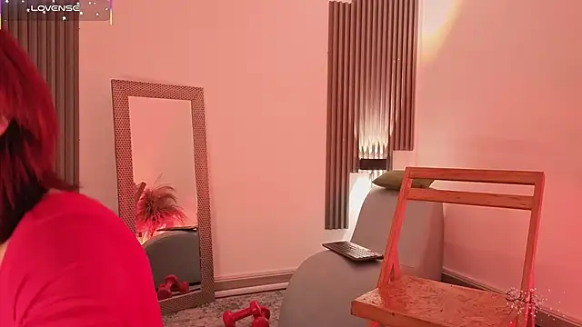 Snapshot of fransheskarossi chatting on February 13, 2026, 6:08 pm fransheskarossi online show from February 13, 2026, 6:08 pm