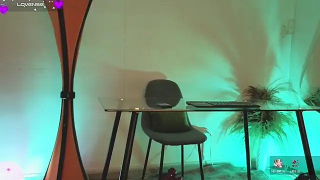 fransheskarossi online show from April 8, 2026, 12:06 pm