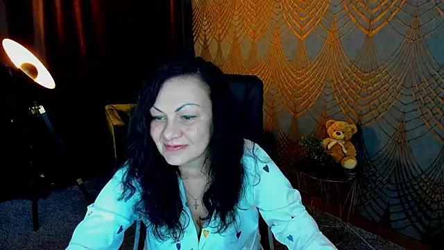 IrissMoon online show from May 31, 2026, 5:29 pm
