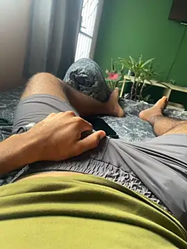 reipromiscuo01 online show from April 21, 2026, 8:26 pm