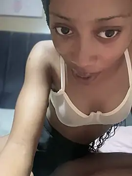 Snapshot of diamond_Ines chatting on February 3, 2026, 12:43 am diamond Ines online show from February 3, 2026, 12:43 am