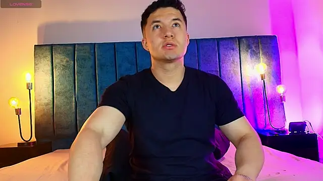 Alexander Connor online show from April 18, 2026, 12:07 pm