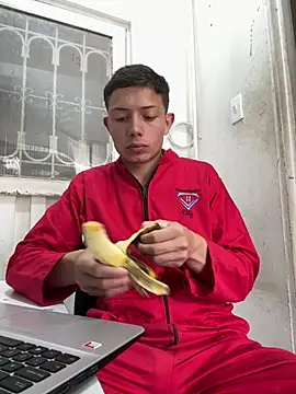 santiObrero online show from April 17, 2026, 3:15 pm