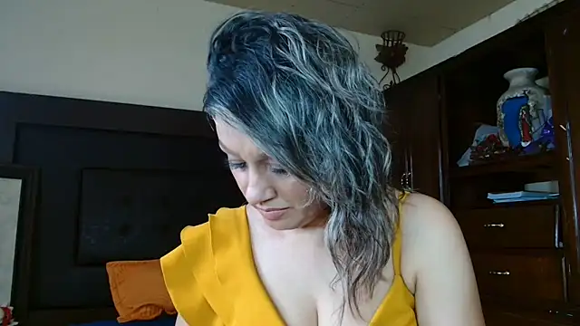 Snapshot of aitanalove_ chatting on June 11, 2026, 10:51 pm aitanalove online show from June 11, 2026, 10:51 pm