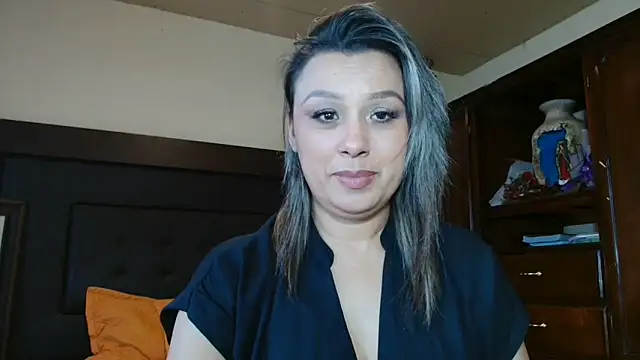 Snapshot of aitanalove_ chatting on June 17, 2026, 11:58 pm aitanalove online show from June 17, 2026, 11:58 pm