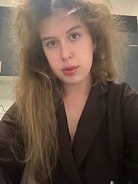 Snapshot of LilianBliss chatting on June 16, 2026, 7:36 pm LilianBliss online show from June 16, 2026, 7:36 pm