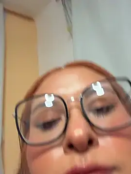 Snapshot of Nailealipsglossy chatting on February 14, 2026, 9:20 am Nailealipsglossy online show from February 14, 2026, 9:20 am