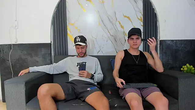 Angel Villareal online show from February 28, 2026, 4:23 am