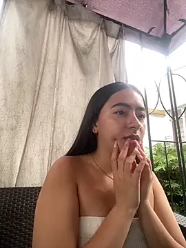 AuroraJohns Pink online show from February 11, 2026, 8:20 pm