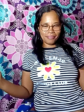 Snapshot of Yandris_1212 chatting on February 16, 2026, 2:10 am Yandris 1212 online show from February 16, 2026, 2:10 am