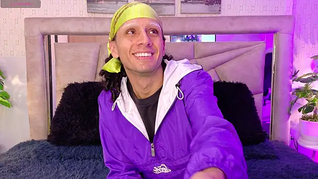 Snapshot of 4L3JX chatting on February 20, 2026, 4:42 am 4L3JX online show from February 20, 2026, 4:42 am