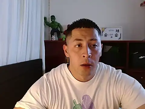 Snapshot of Spilios_low chatting on August 9, 2026, 12:29 am Spilios low online show from August 9, 2026, 12:29 am