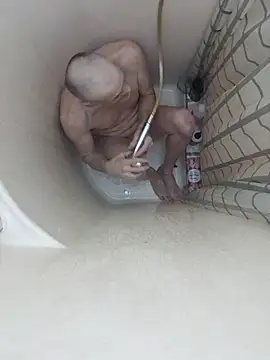 Stroudiowa72 online show from April 28, 2026, 12:20 am