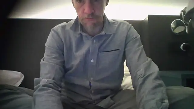 chiichii23 online show from February 1, 2025, 7:02 pm