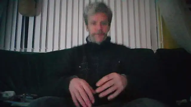 chiichii23 online show from February 6, 2025, 8:13 pm