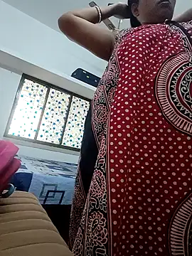 Hot-Tinaa online show from April 17, 2026, 3:09 am