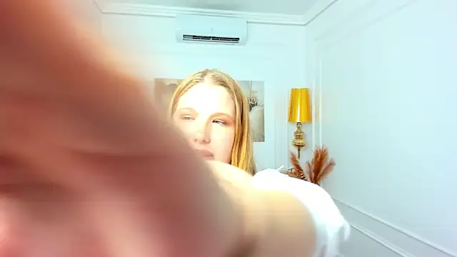 SweetDaylight online show from June 22, 2026, 3:25 am