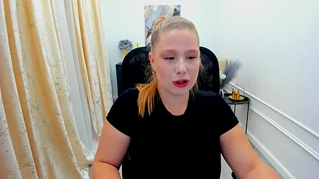 SweetDaylight online show from June 26, 2026, 8:14 pm