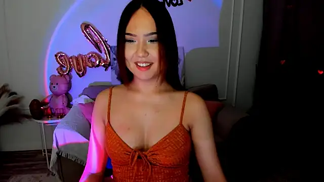 Snapshot of GlowMe chatting on February 20, 2026, 6:43 pm GlowMe online show from February 20, 2026, 6:43 pm