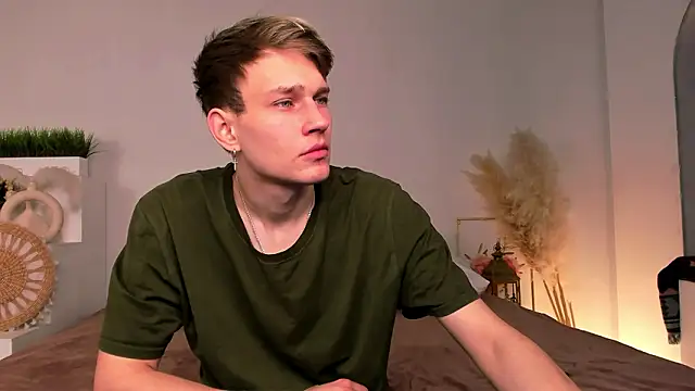 Snapshot of Volan_Starts chatting on February 17, 2026, 4:43 am Volan Starts online show from February 17, 2026, 4:43 am