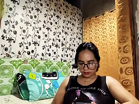 LoveSammantha24xxx online show from July 11, 2026, 9:15 pm