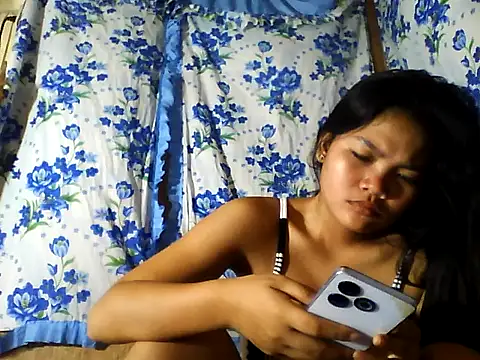 Snapshot of PinaySkinnyJust18 chatting on July 8, 2026, 9:59 pm PinaySkinnyJust18 online show from July 8, 2026, 9:59 pm